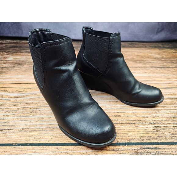 Rampage MOOSY Womens 10 M Black Ankle Wedge Boot Booties Elastic Patch Vegan - Picture 2 of 12